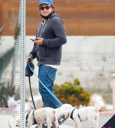 Jonathan Taylor Thomas was last spotted walking his dogs in LA, California.
